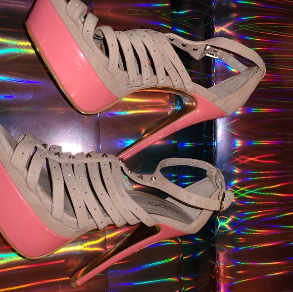 Vintage ALDO Neon Pink and Tan Ankle Strap Gold Studded Platforms Size 8.5 - Picture 3 of 15